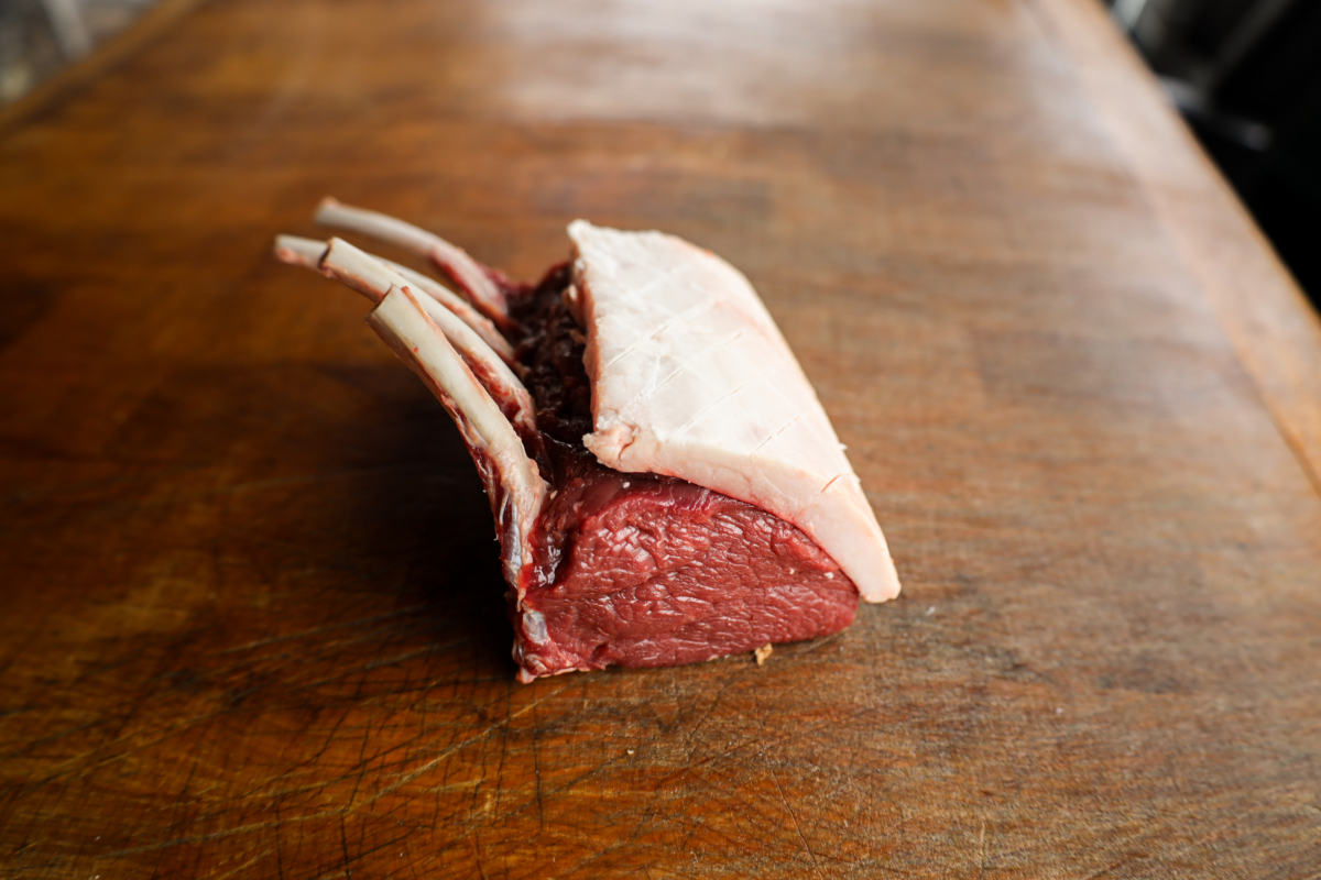 FRENCH TRIMMED RACK OF WILD VENISON (600G)